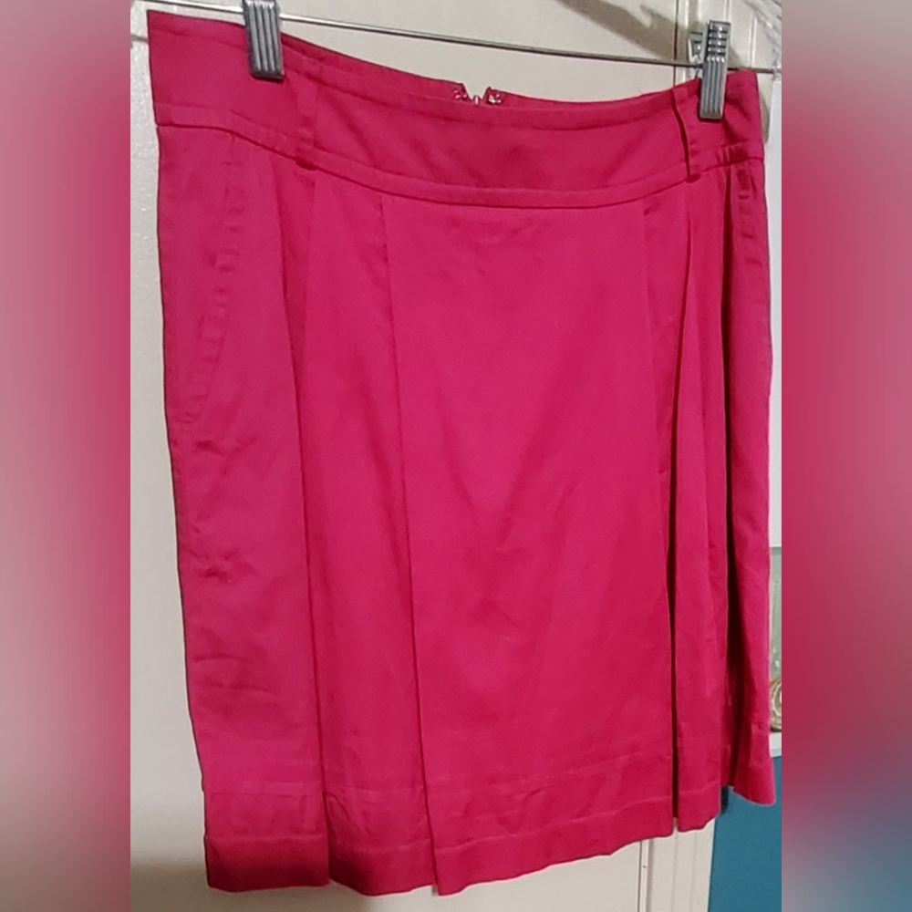 White House Black Market Vibrant Pink A-Line Skirt, Size 4. In GUC!